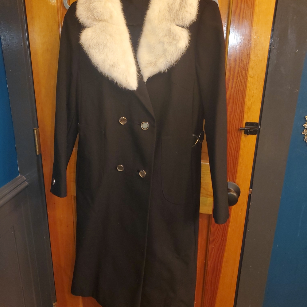 Vintage Union Made Sears Black Trench Coat with Cream Real Fox Fur Collar